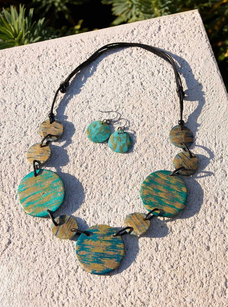 Statement-Halskette mit Muschelscheiben