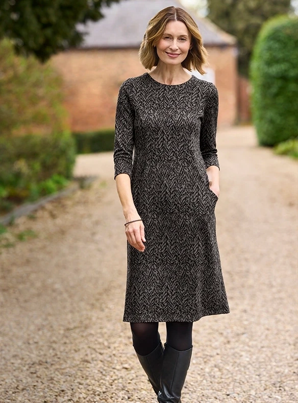 Bequemes Jacquard-Ponte-Kleid