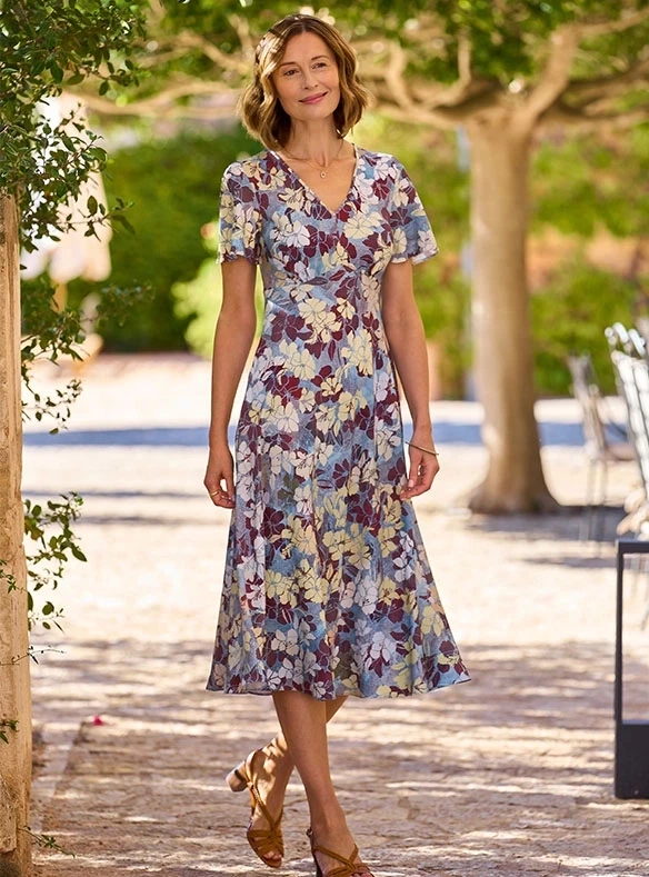 Luftiges florales Schlupfkleid