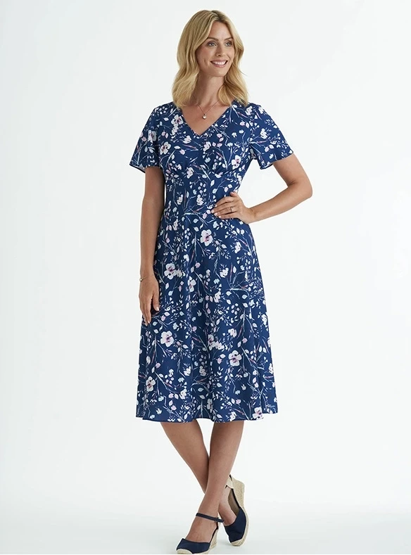 Luftiges florales Kleid