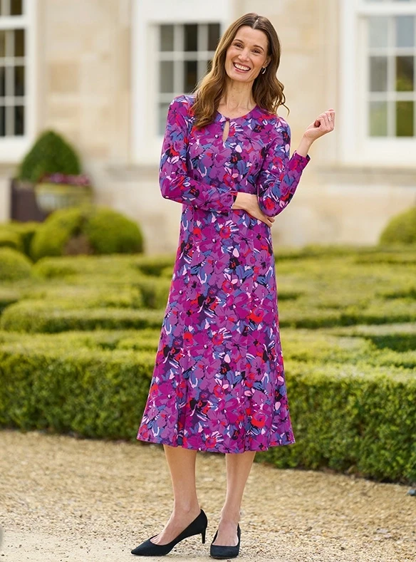 Blütenpracht – Kleid mit Schlüssellochdetail