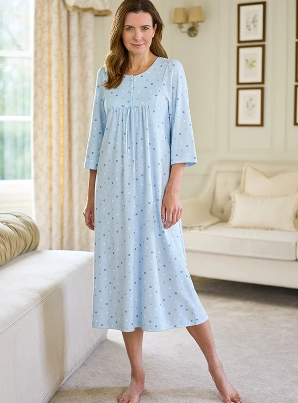 Tupfen-Nachtkleid