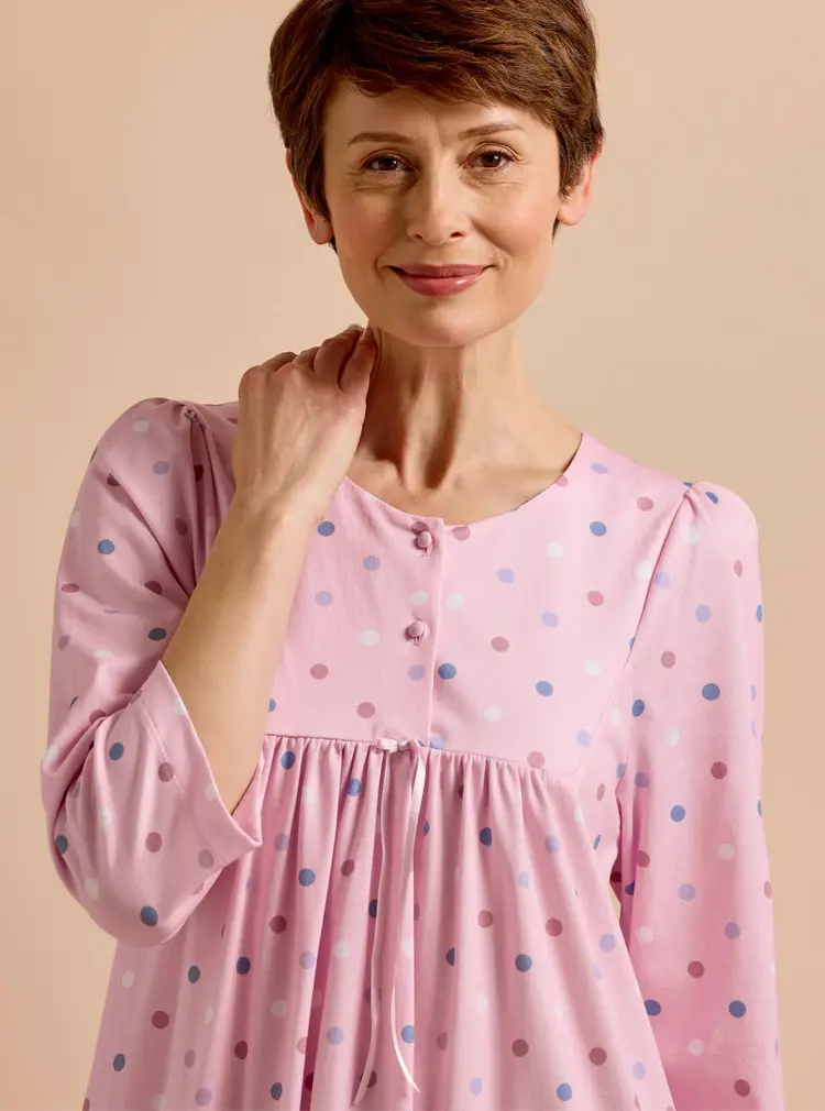 Getupftes Nachtkleid aus Jersey