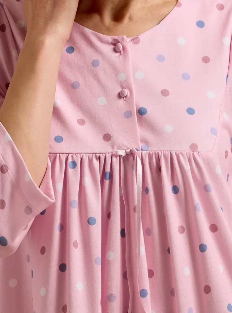 Getupftes Nachtkleid aus Jersey