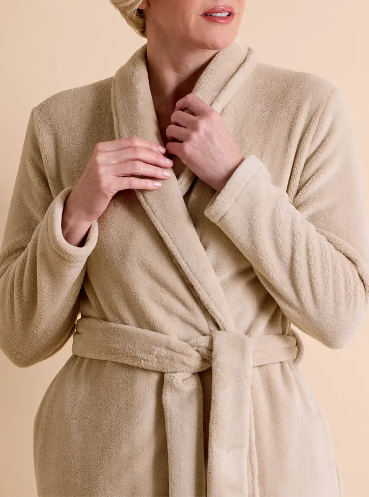 Kuscheliger Wickelmantel aus Fleece
